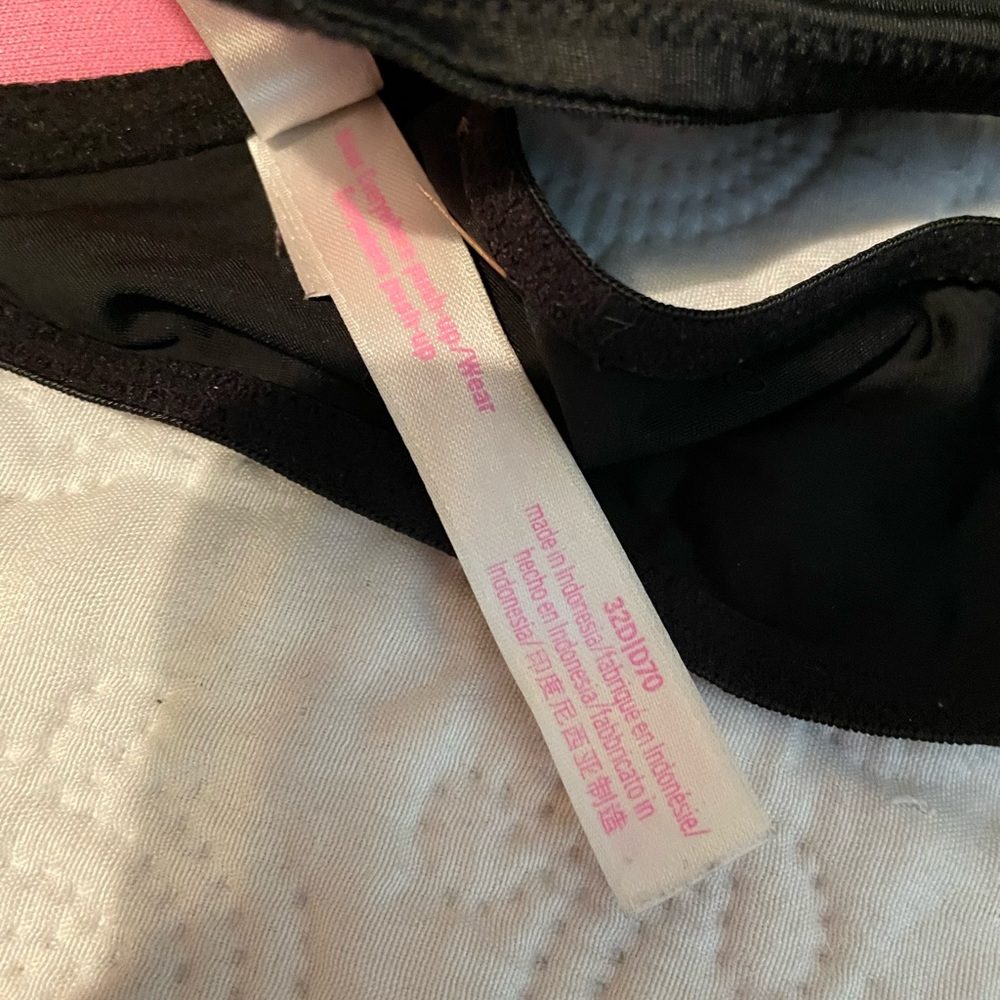 Pink by vs - Picture 2 of 2